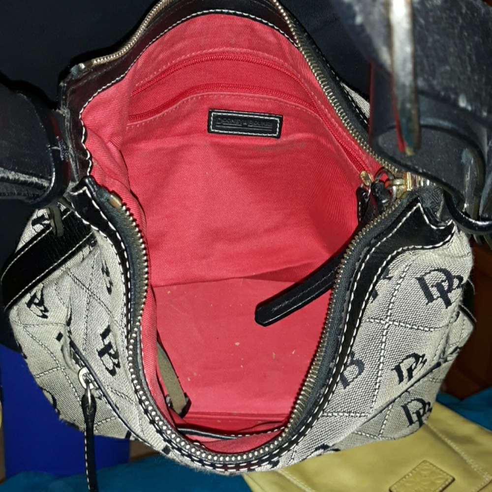 Dooney and Bourke purse - Picture 4 of 8